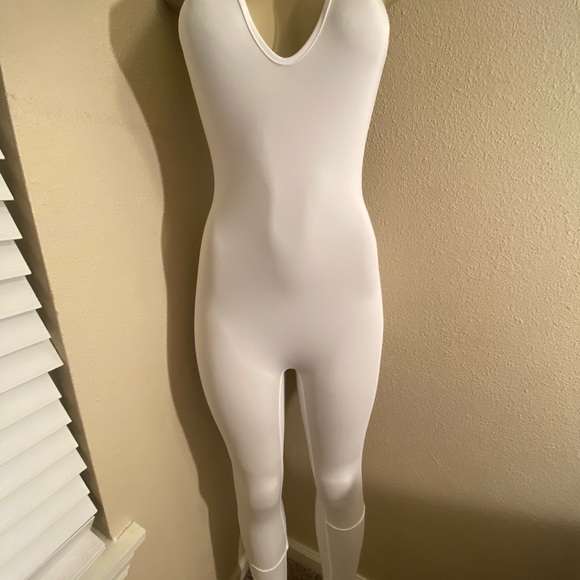 Clothing - Picture 11 of 16